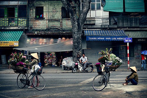 El culto a forjadores de típicos oficios tradicionales en Casco Viejo de Hanoi - ảnh 3